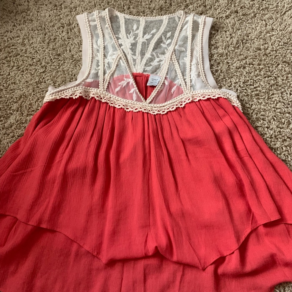 Sleeveless Embroidered Blouse